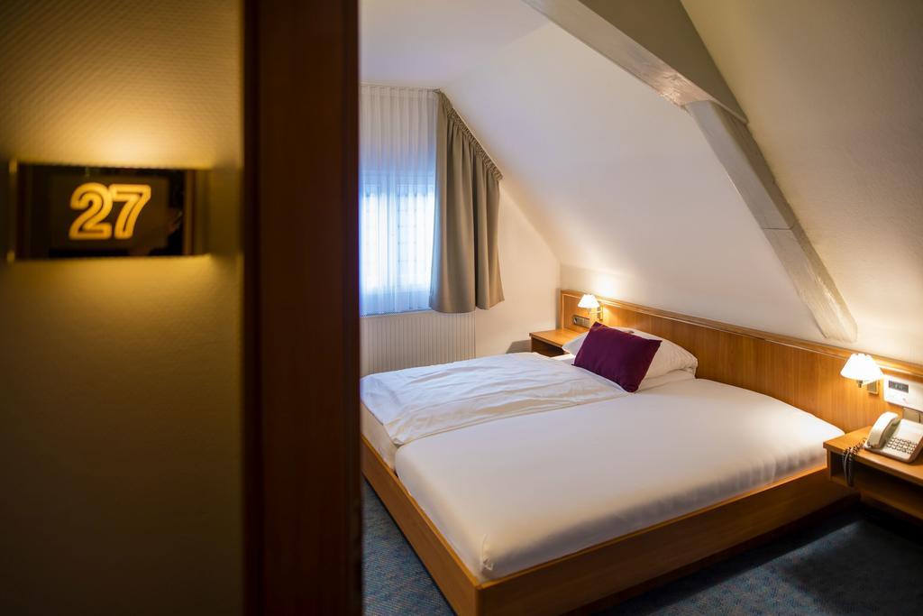 Parkhotel Tillmanns Eltville am Rhein Esterno foto