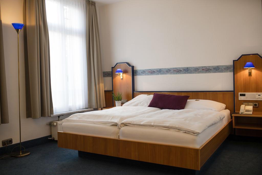 Parkhotel Tillmanns Eltville am Rhein Esterno foto